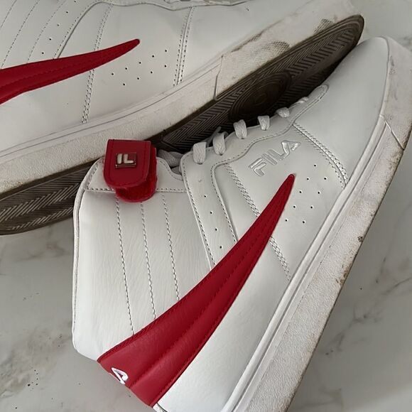 Fila sneakers EUC  - Picture 7 of 7